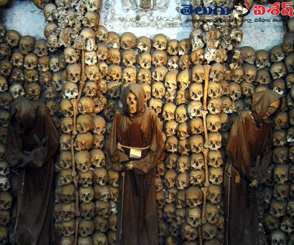 strange weather | Photo 4of 9 | worlds best tourist places | ది కాటాకూంబ్స్ (The Catacombs)