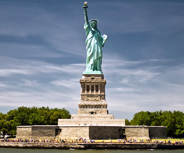 worlds best buildings | స్టాట్యూ ఆఫ్ లిబర్టీ (Statue of Liberty) | worlds best statues | Photo 5of 9