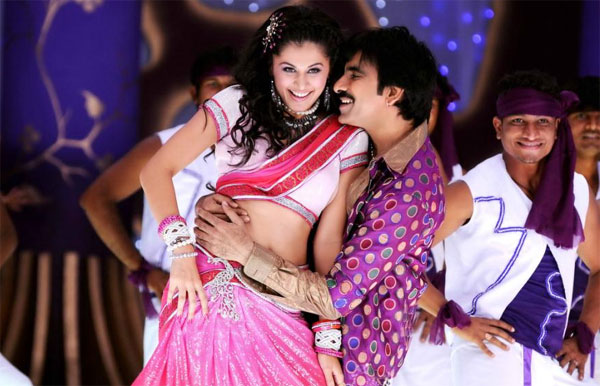Telanganavadis storm into Daruvu audio event