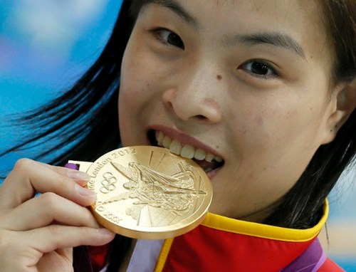 Family hid deaths from Chinese Olympic diver until she won gold