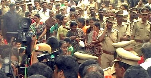Cop under strike for leaves