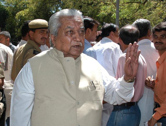 Keshubhai quits BJP, to float new party today