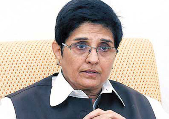 Kiran Bedi's pro-BJP stand widens split with Kejriwal