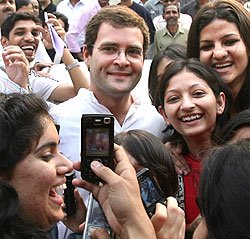 sonia gandhi promises quick justice in delhi gang-rape case