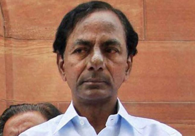kcr leaves for delhi to attend all-party meet