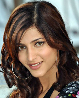 Dhanush and Shruti Hassan in Tamil movie 3 