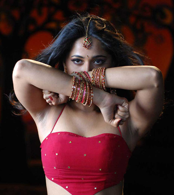 anushka_hot_pic600
