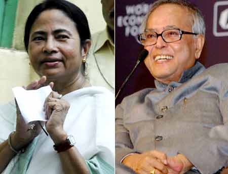 Pranab Mukherjee praises Mamata Banerjee for improving supplies in Bengal