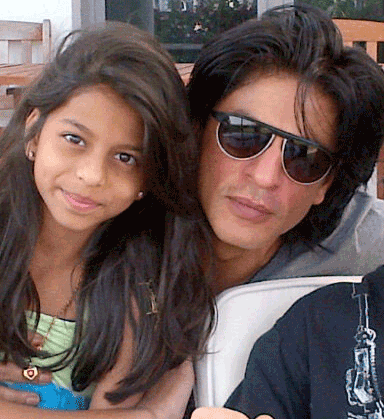 Shahrukh Khan daughter reprimands him for smoking!