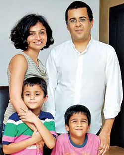 Chetan-Bhagat-family