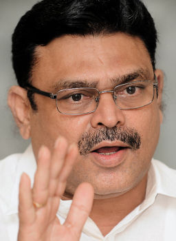 ambati rambabu fire on botsa satyanarayana