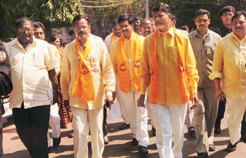 chandra babu naidu  fire on party leaders 