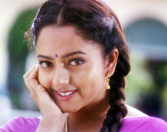 Telugu cinema heroine Soundarya