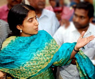 Cops refuse to let wife meet Jagan