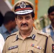 People can meet him every day from 3 pm to 4 pm at his office 