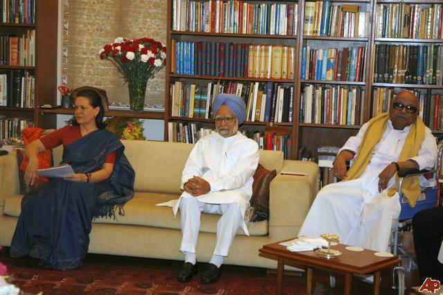 sonia step in, blasts lanka to mollify karunanidhi