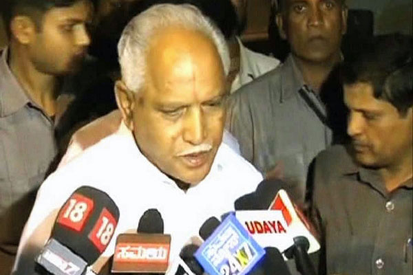 Congress snubs Yeddyurappa over Sonia praise 