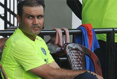 virender sehwag vs dhoni