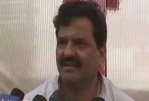 Don't give mobile phones to girls, says BSP leader