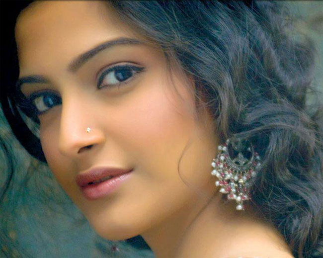 Sonam's bike lessons in anilkapoor