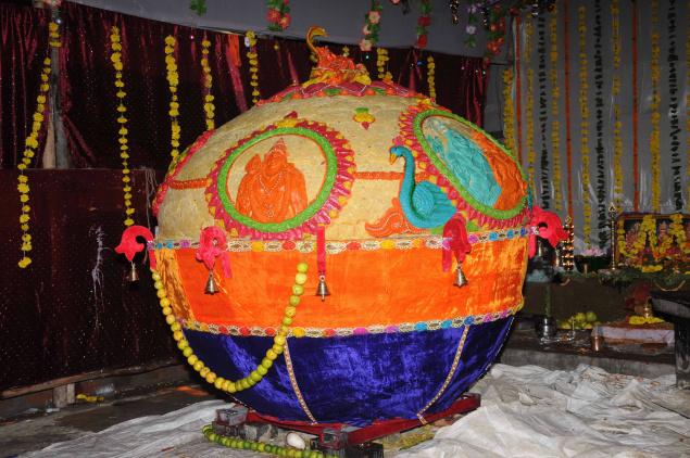 6,300 kg Tapeswaram laddu creates record