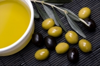 Regular consumption of olive oil can improve heart health