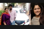 Kushboo car hit by bus