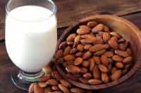 Almonds eye sight problems health tips badam paste