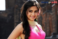 Kriti kharbanda to play ram charan sister role