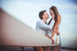 romantic tips for couple to get full satisfaction in romance : experts giving romantic tips for couple to get full satisfaction in romance.