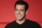 Salman khan 2 crore gift to jai ho team