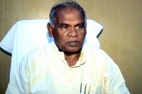 Bihar cm jitam ram manjhi sensational comments on housewives and women