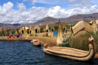 Titicaca uros groups artifial island