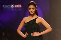 Alia bhatt had to deal with a drunk man at mid night