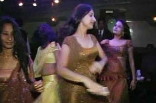 బార్ లో అమ్మాయిల అర్థనగ్న నృత్యాలు.. 