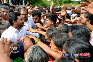 జగన్ పద్ధతి ఇంక మారదా?