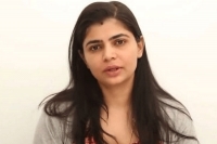 Chinmayi sripada exposes man over twitter for asking for nudes