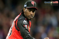Chris gayle to sue fairfax media over claims he exposed himself