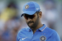 Ms dhoni responds to odi retirement query