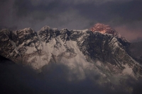Mt everest shifts 3cm due to nepal quake