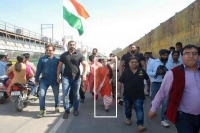 Ludhiana girl stopped from unfurling tricolour at srinagar s lal chowk