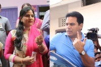 Finally ktr wife utilize her vote in himayathnagar