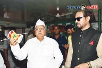 Lalu prasad wants lead role in biopic to be produced by irfan khan