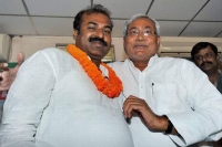 Bihar minister madan sahni resigns alleging corruption by bureaucrats