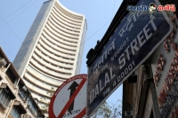 Market snaps two day gains