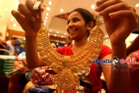 Aadhar and pan mandatory on gold purchases