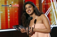 Priyanka chopra wins people s choice award for quantico