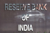 Does rbi blames indian citizens for cash crunch
