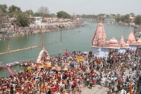 9 dead as tents collapse due to heavy storms in kumbh mela