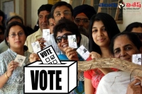 Delhi polling 2015 bjp vs aap